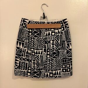 Size 00 j.crew mini skirt with abstract black and white pattern